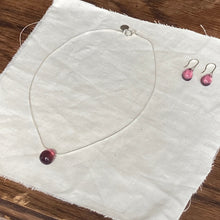 Load image into Gallery viewer, Sisi Joia Gota mini earrings, purple