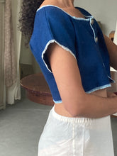 Load image into Gallery viewer, Vintage blue button up top, size S