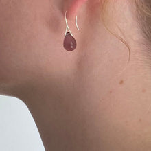 Load image into Gallery viewer, Sisi Joia Gota mini earrings, purple
