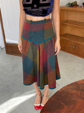 Load image into Gallery viewer, Wool tartan skirt, size XS