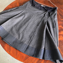 Load image into Gallery viewer, Wool Max Mara wrap skirt, size L