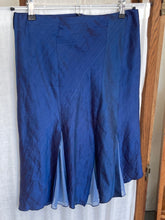 Load image into Gallery viewer, Vintage silk skirt, size M