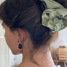 Load image into Gallery viewer, Sisi Joia Danielle earrings, black