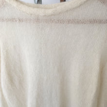 Load image into Gallery viewer, Vintage creme angora pull, size M