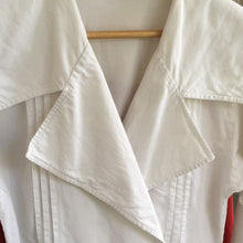 Load image into Gallery viewer, Vintage cotton blouse with oversized collar, size M
