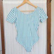 Load image into Gallery viewer, Vintage striped body, size XS