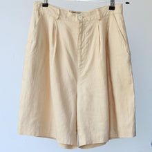 Load image into Gallery viewer, Vintage linen shorts, size S/M