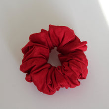Load image into Gallery viewer, Scrunchie handmade by YV, size S