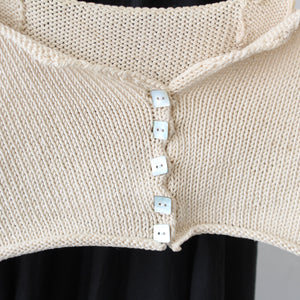 Chrocheted cropped top with pearl buttons, size S