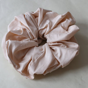 Silk scrunchie, butter colour - size L