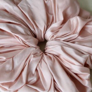 Silk scrunchie, soft pink, size L