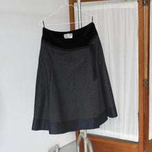 Load image into Gallery viewer, Wool Max Mara wrap skirt, size L