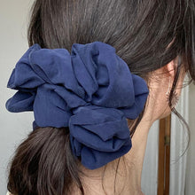 Load image into Gallery viewer, Scrunchie, M