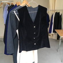 Load image into Gallery viewer, Vintage velvet waistcoat, size S/M