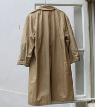 Load image into Gallery viewer, Vintage trenchcoat, size S/M