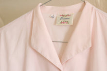 Load image into Gallery viewer, Vintage cotton pale pink blouse, size M