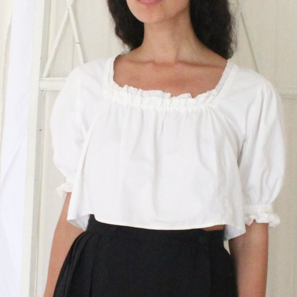 Vintage cotton white top with puffy sleeves, size S/M