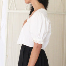 Load image into Gallery viewer, Vintage cotton white top with puffy sleeves, size S/M