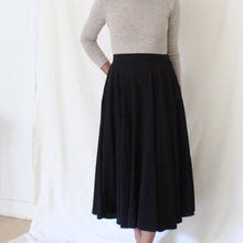 Load image into Gallery viewer, Vintage black skirt, size S