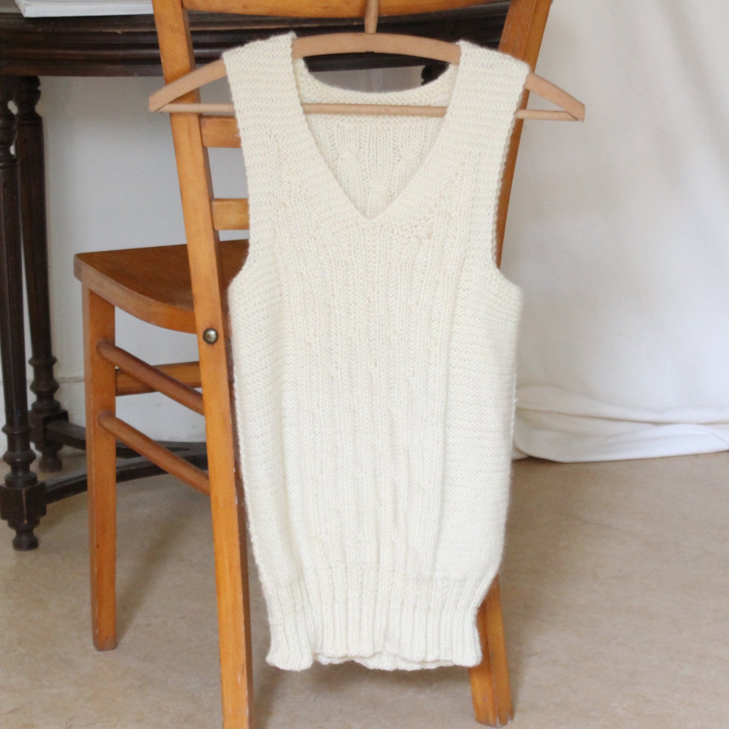 Vintage offwhite wool vest, size S