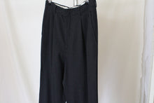 Load image into Gallery viewer, Vintage wool highwaisted pants with pinstripe, size S/M