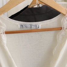 Load image into Gallery viewer, Vintage wool top, size L/Xl