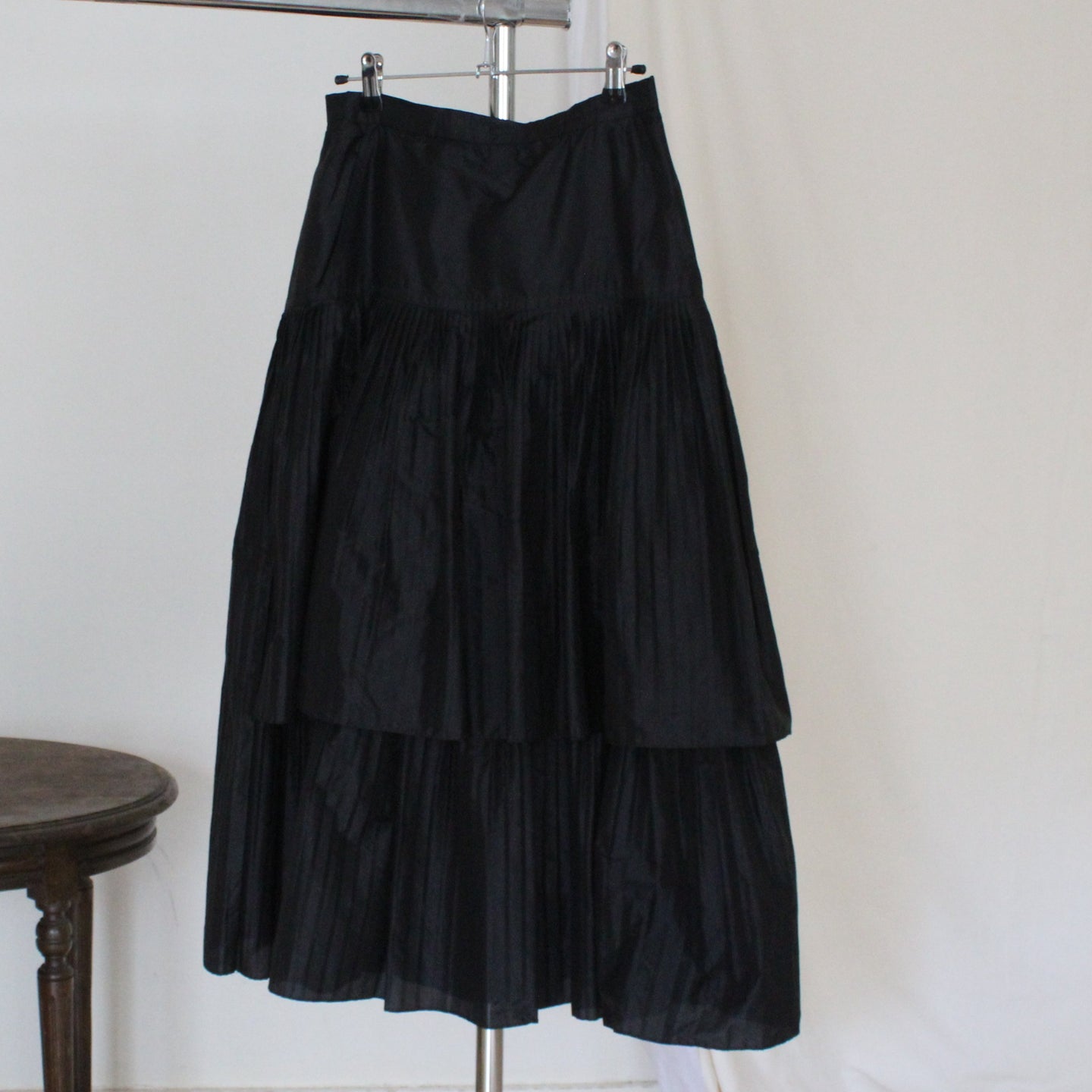 Vintage dramatic crepe skirt, size XS