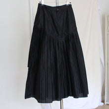 Load image into Gallery viewer, Vintage dramatic crepe skirt, size XS