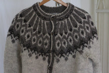 Load image into Gallery viewer, Vintage Icelandic wool cardigan, size L