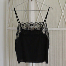 Load image into Gallery viewer, 90&#39;s lace top, size S