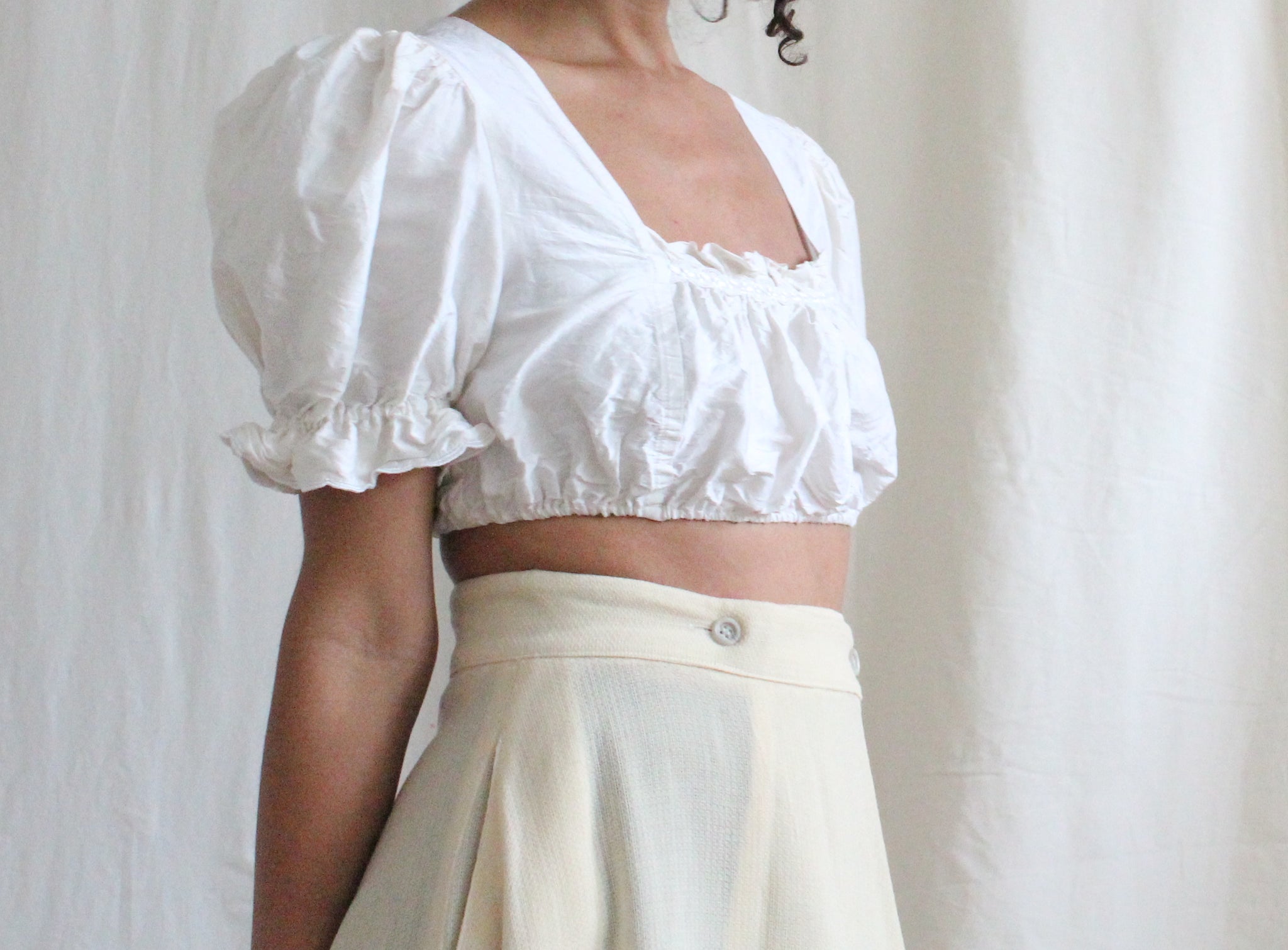 Vintage white crop top with puffy sleeves, size M – Yohara Vintage