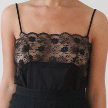 Load image into Gallery viewer, 90&#39;s lace top, size S