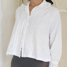 Load image into Gallery viewer, Vintage cotton white blouse size XS