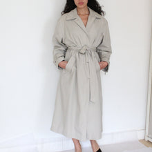 Load image into Gallery viewer, Vintage trench coat, size S-M