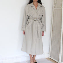 Load image into Gallery viewer, Vintage trench coat, size S-M