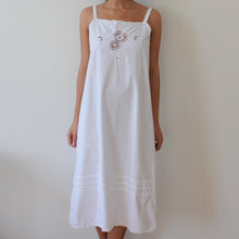 Load image into Gallery viewer, Vintage white cotton nightdress with embroidered details, size S/M