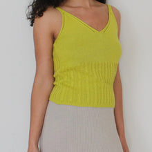 Load image into Gallery viewer, 90&#39;s knitted apple green top, size S/M