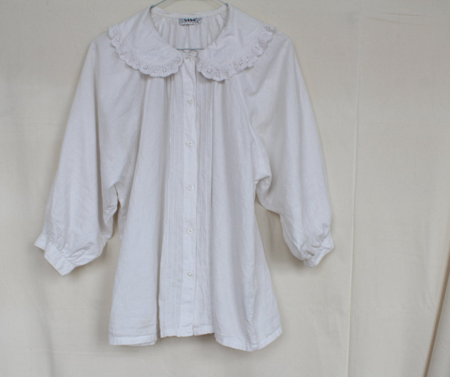 Vintage white cotton blouse with embroidered collar, size S/M