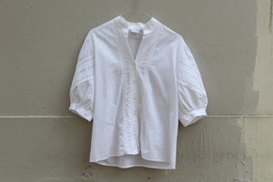 Vintage white cotton blouse with puffy sleeves, size S/M