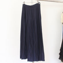 Load image into Gallery viewer, 80&#39;s dark blue linen Ralph Lauren plissé skirt, size XS
