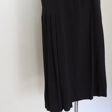 Load image into Gallery viewer, Vintage Escada plissé skirt, size L