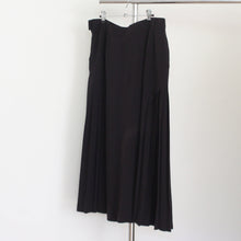 Load image into Gallery viewer, Vintage Escada plissé skirt, size L