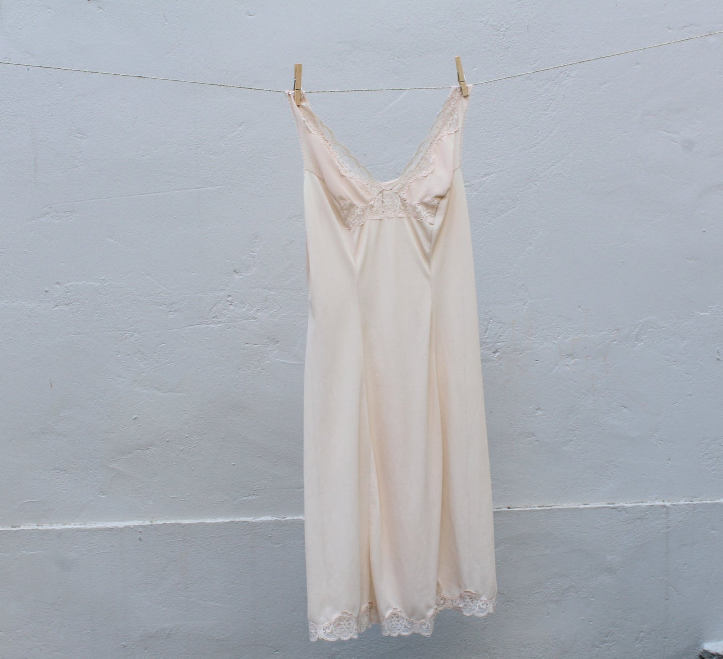 on hold - Vintage nude/soft pink neglige dress, size S