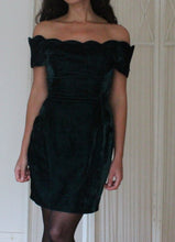 Load image into Gallery viewer, ON HOLD Vintage 80’s dark green velvet dress, size XS