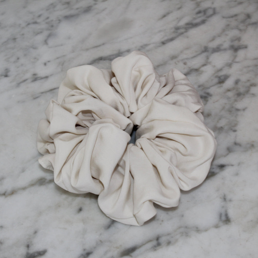 Scrunchie handmade by YV, made of vintage creme silk (medium)