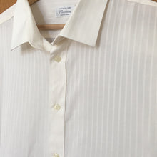 Load image into Gallery viewer, Creme cotton button up shirt