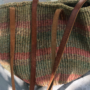 Vintage sisal bag in soft colors