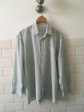 Load image into Gallery viewer, Vintage cotton striped shirt