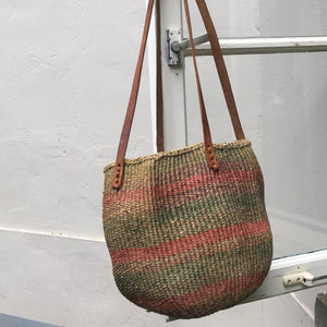 Vintage sisal bag in soft colors