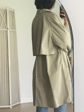 Load image into Gallery viewer, Trenchcoat, size S/M